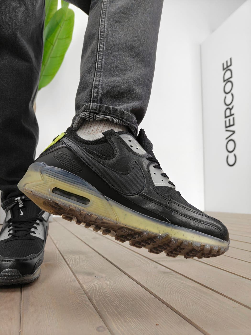 Кроссовки Nike DH 2973 зеленые вставки